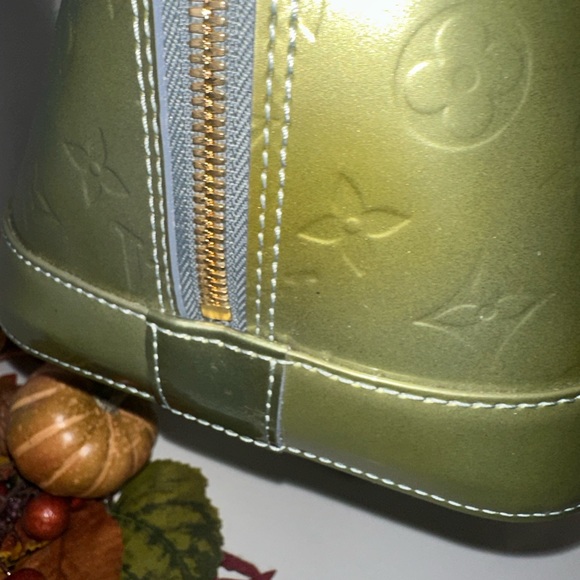 Louis Vuitton Alma GM Vernis Green Apple Givre AS IS - Picture 8 of 15